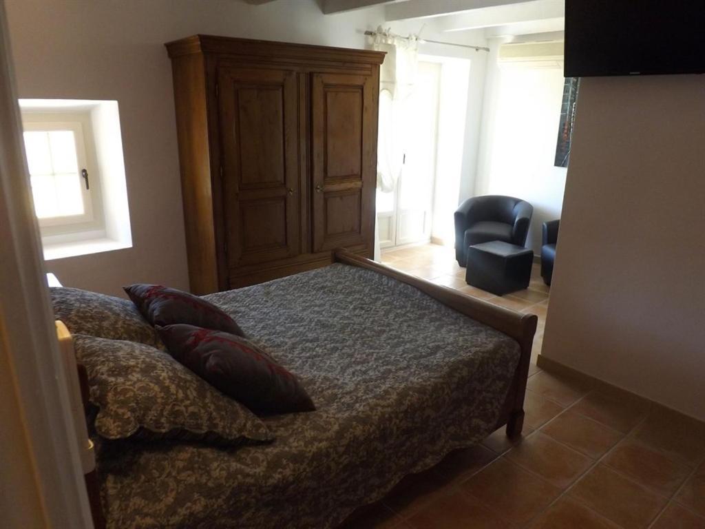 Mas Dansavan Chambres D'Hotes Oppède Dış mekan fotoğraf