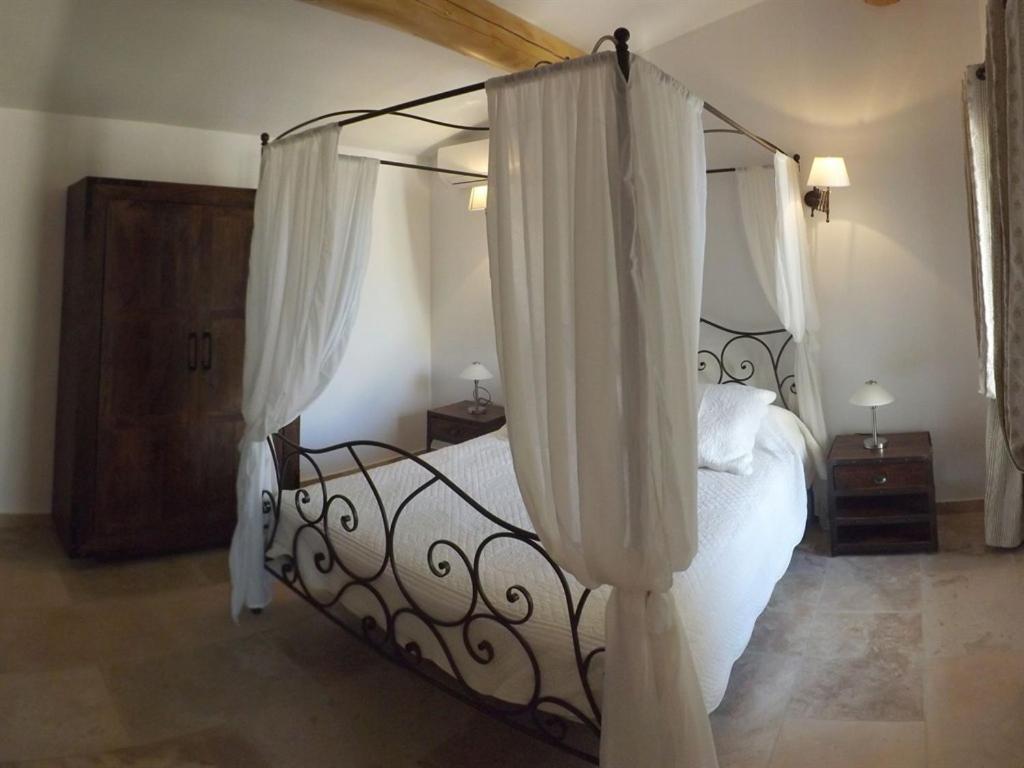 Mas Dansavan Chambres D'Hotes Oppède Dış mekan fotoğraf
