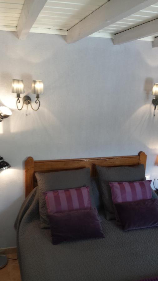 Mas Dansavan Chambres D'Hotes Oppède Dış mekan fotoğraf
