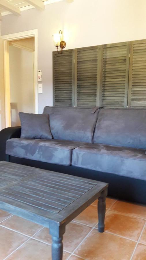 Mas Dansavan Chambres D'Hotes Oppède Dış mekan fotoğraf